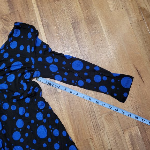 5/$25 V-Neck 3/4 sleeve Blouse - Picture 6 of 8